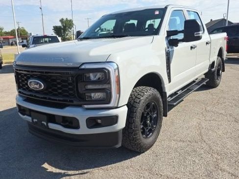 Used 2025 Ford F250 XL w/ STX Appearance Package AWD/4WD image 7