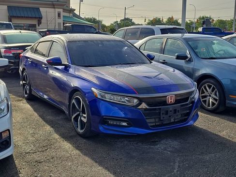 Used 2018 Honda Accord Sport image 2