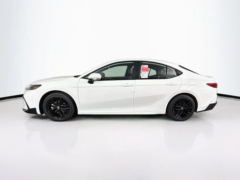 New 2026 Toyota Camry SE FWD image 5