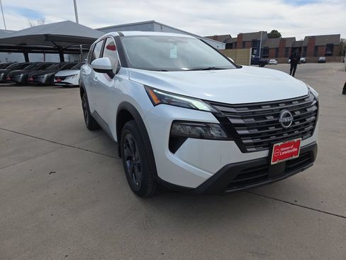 New 2026 Nissan Rogue SV FWD image 7