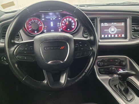 Used 2022 Dodge Challenger SXT RWD image 22
