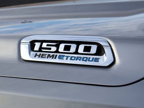 Used 2024 RAM 1500 Laramie image 9