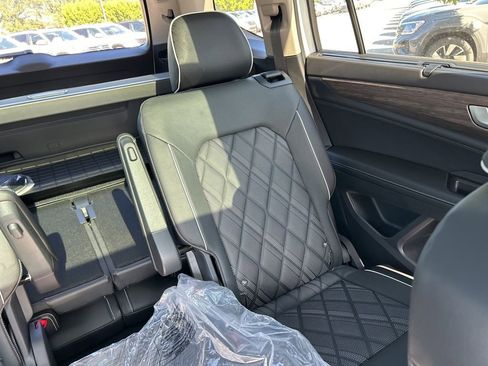 New 2026 Volkswagen Atlas SEL Premium R-Line image 13