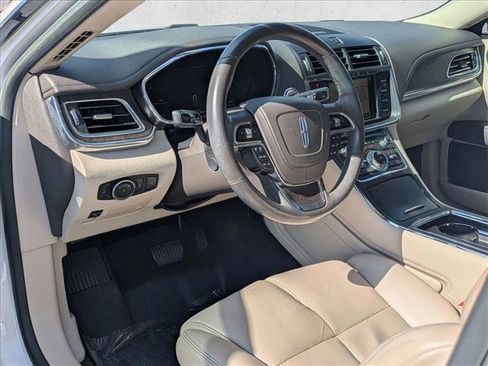 Used 2017 Lincoln Continental Reserve image 9