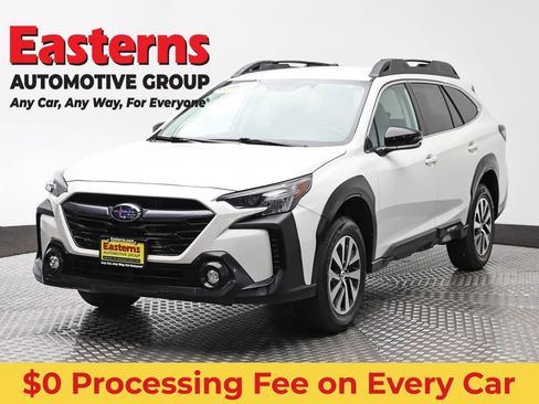 Used 2024 Subaru Outback Premium AWD/4WD image 1