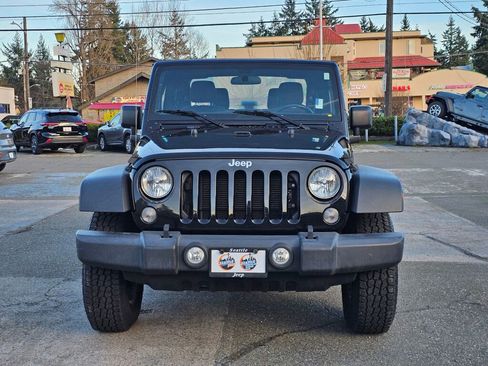 Used 2018 Jeep Wrangler Sport image 3