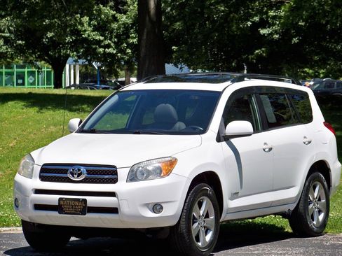 Used 2008 Toyota RAV4 Limited AWD/4WD image 2