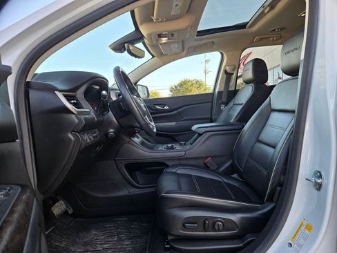 Used 2021 GMC Acadia Denali w/ Denali Technology Package image 9