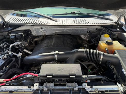Used 2017 Ford Expedition EL XLT AWD/4WD image 15