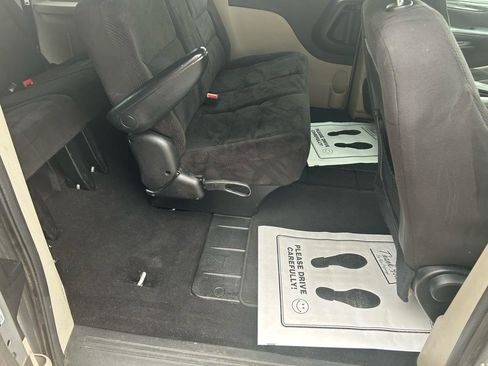 Used 2014 Dodge Grand Caravan SE image 11