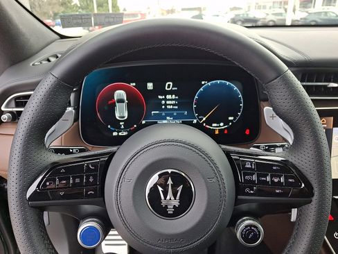 New 2026 Maserati Grecale Modena image 9