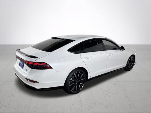 Used 2025 Honda Accord Touring image 6