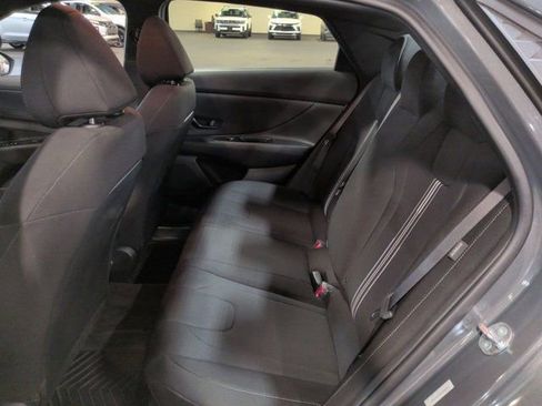 Used 2025 Hyundai Elantra Sport FWD image 12