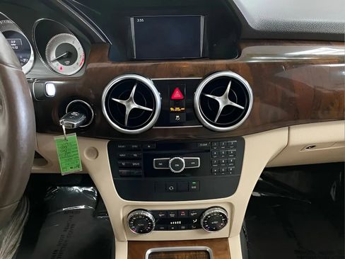 Used 2015 Mercedes-Benz GLK 350 2WD image 19