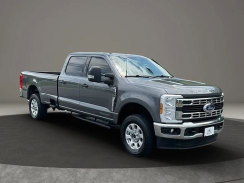 Used 2024 Ford F250 XLT AWD/4WD image 7
