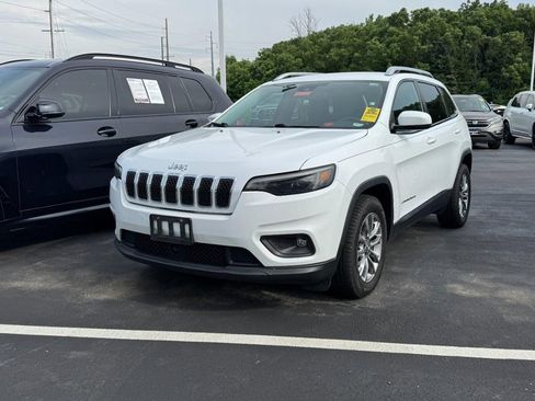 Used 2021 Jeep Cherokee Latitude Lux w/ Comfort/Convenience Group FWD image 2