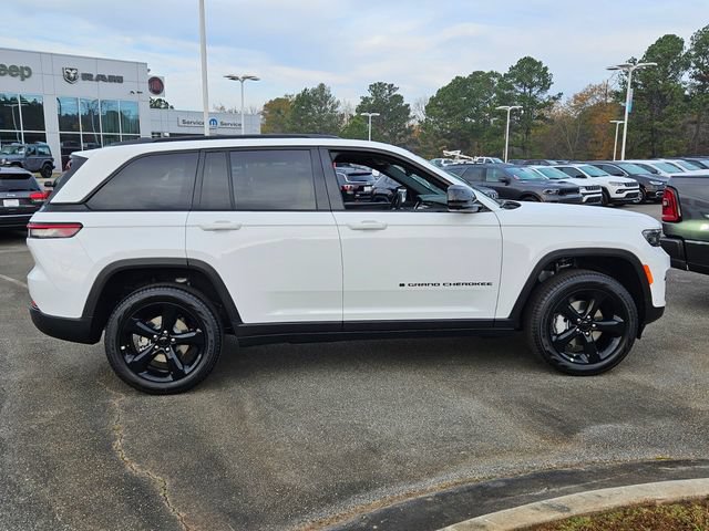 New 2025 Jeep Grand Cherokee Limited w/ Luxury Tech Group II RWD image 13