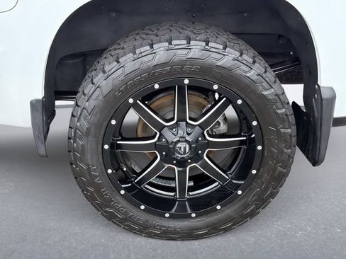 Used 2019 Chevrolet Silverado 1500 LTZ w/ LTZ Premium Package AWD/4WD image 10
