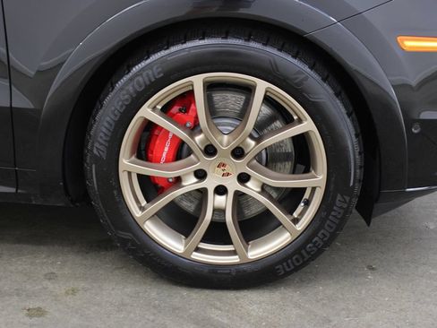 Used 2026 Porsche Cayenne GTS AWD/4WD image 15