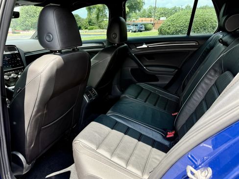 Used 2018 Volkswagen Golf R 4-Door AWD/4WD image 28