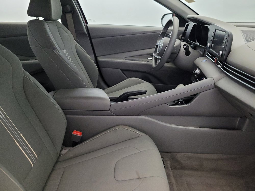 Used 2023 Hyundai Elantra SEL w/ Cargo Package FWD image 21