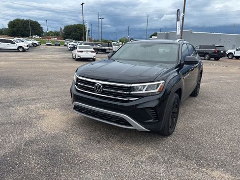 Used 2022 Volkswagen Atlas Cross Sport SE FWD image 5