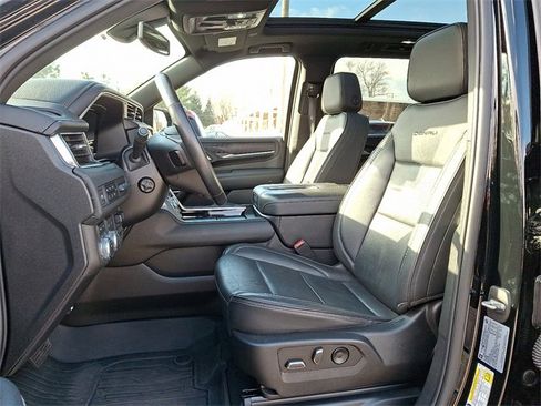 Used 2022 GMC Yukon XL Denali image 15