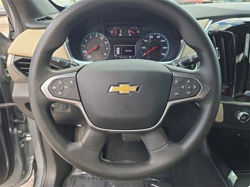 Used 2023 Chevrolet Traverse LS image 25