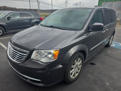 Used 2016 Chrysler Town & Country Touring w/ Driver Convenience Group