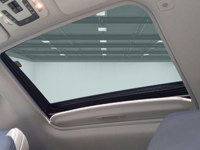 Used 2026 Toyota Sienna XLE FWD image 13