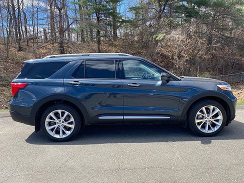 Certified 2023 Ford Explorer Platinum w/ Technology Package AWD/4WD image 4
