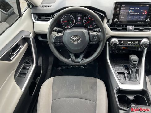Certified 2020 Toyota RAV4 XLE w/ Convenience Package FWD image 17