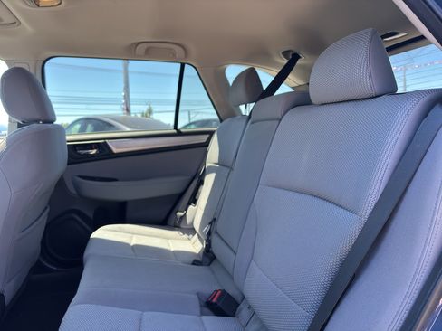 Used 2019 Subaru Outback 2.5i Premium AWD/4WD image 11