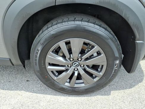 Used 2022 Nissan Pathfinder SV AWD/4WD image 9