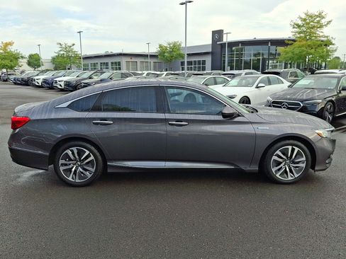 Used 2018 Honda Accord Touring image 7