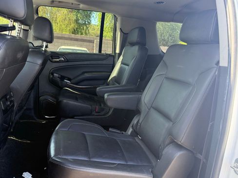 Used 2017 Chevrolet Suburban LT image 10