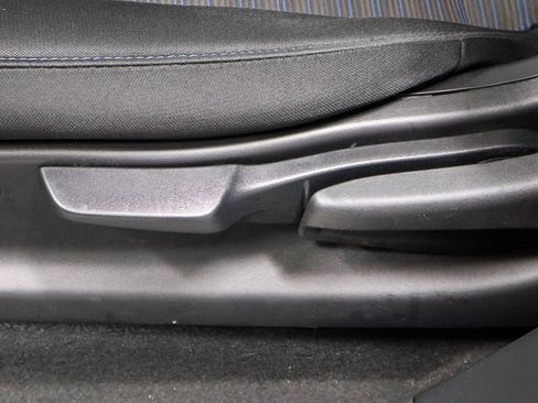 Certified 2023 Nissan Leaf S image 24