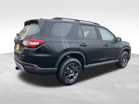 New 2025 Honda Pilot TrailSport image 8