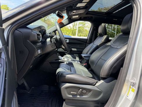 Used 2022 Ford Explorer ST w/ Equipment Group 401A AWD/4WD image 17