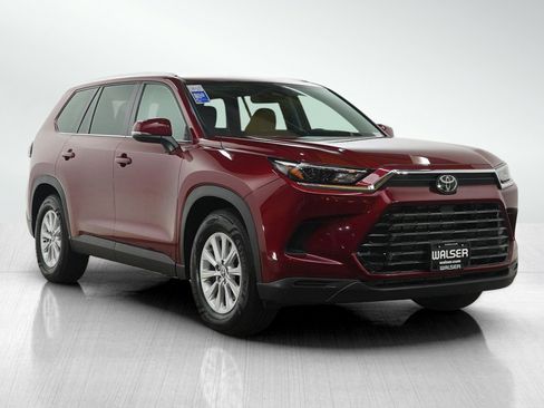 Used 2025 Toyota Grand Highlander AWD image 9