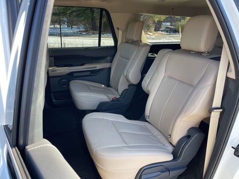 Certified 2023 Ford Expedition Max XLT image 21