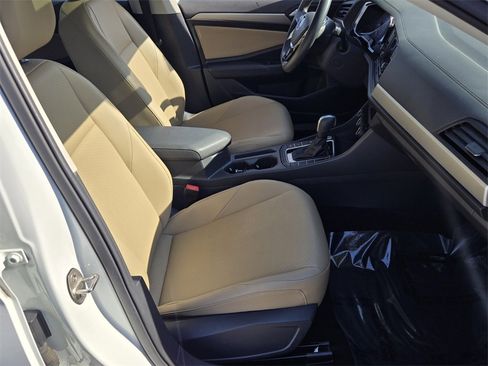 Certified 2020 Volkswagen Jetta SE image 16