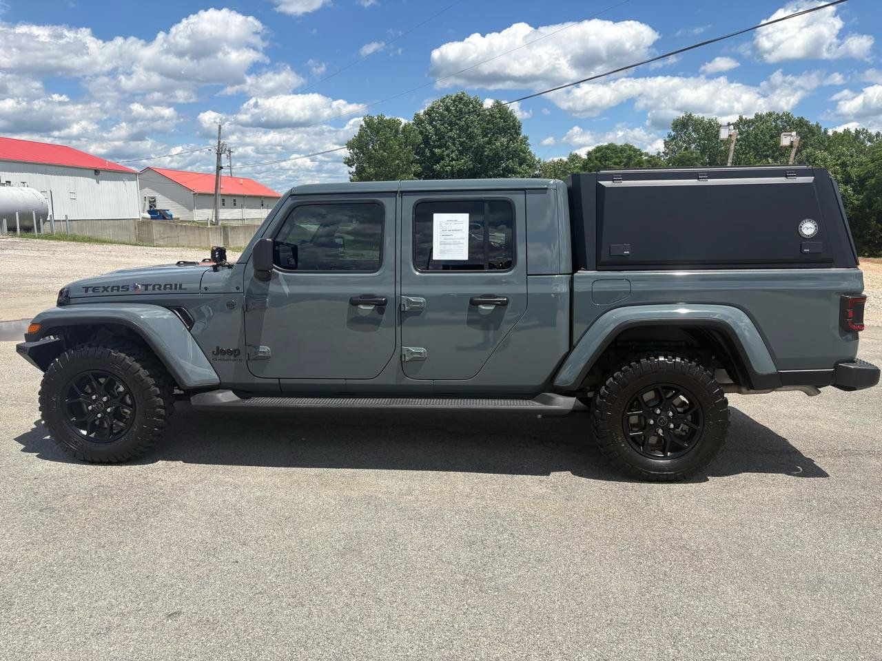 Used 2025 Jeep Gladiator Sport AWD/4WD image 6