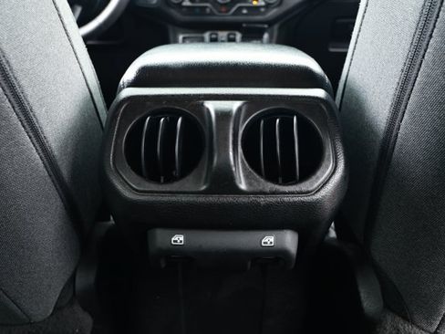 Certified 2024 Jeep Wrangler Unlimited AWD/4WD image 28