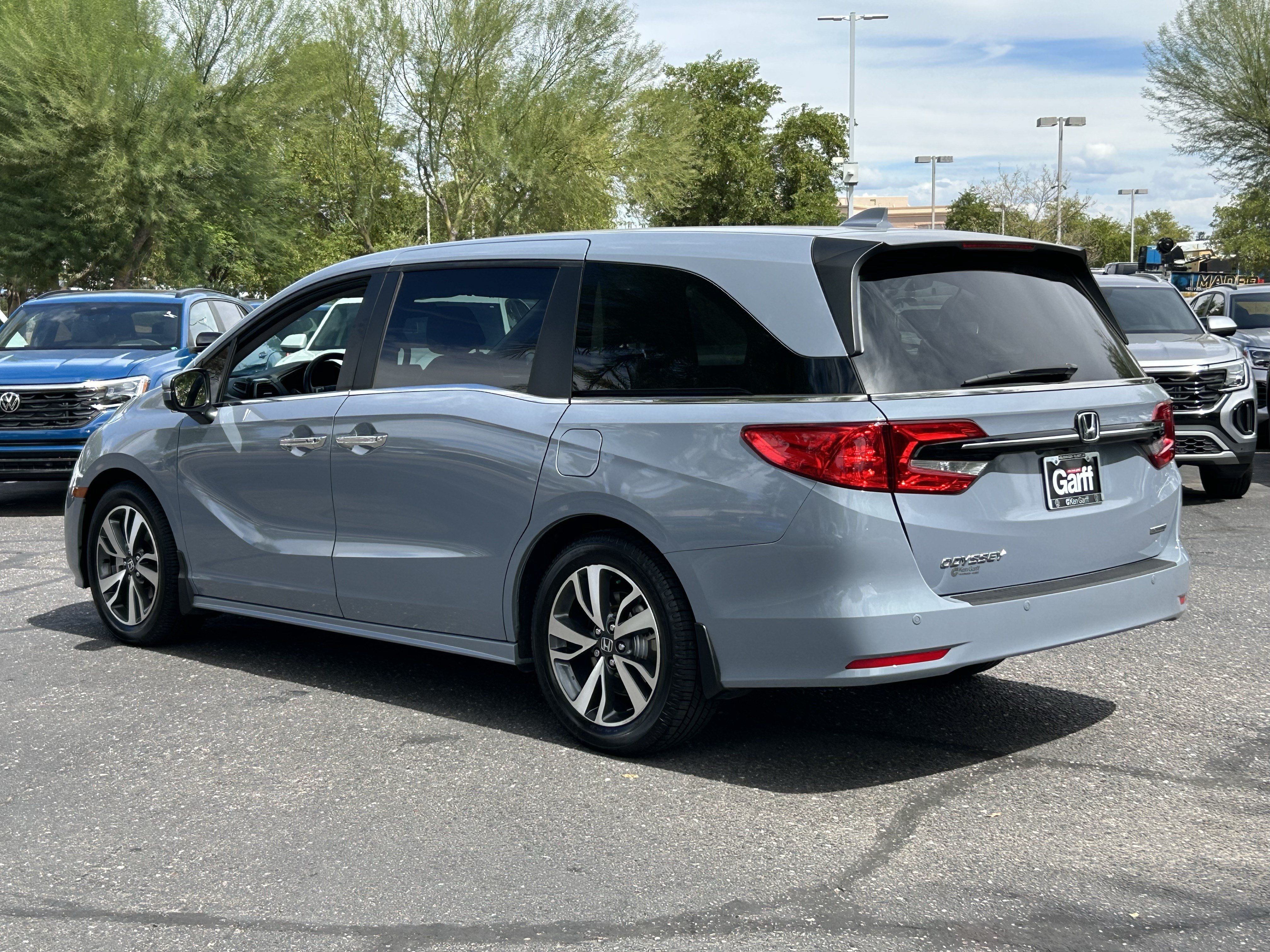 Used 2023 Honda Odyssey Touring image 3