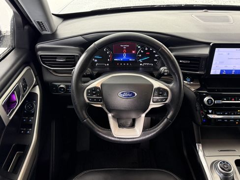 Certified 2021 Ford Explorer Limited w/ Equipment Group 301A RWD image 9