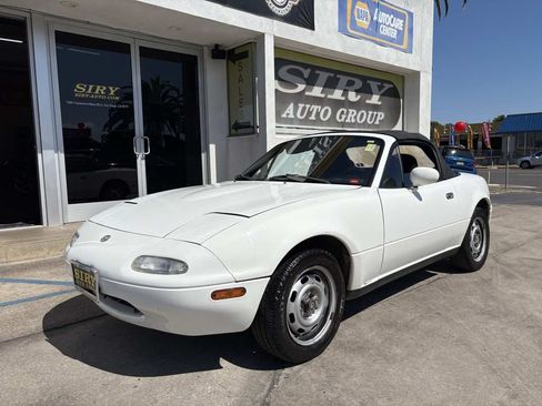 Used 1993 MAZDA MX-5 Miata RWD image 4
