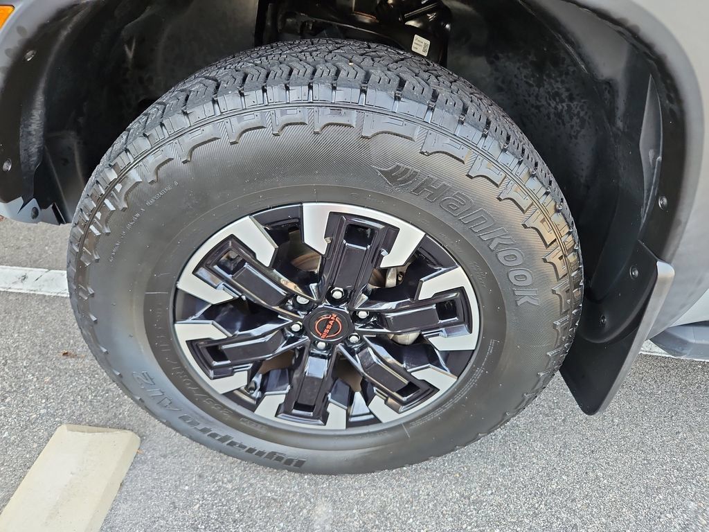 Used 2023 Nissan Frontier PRO-4X w/ Pro Convenience Package AWD/4WD image 32