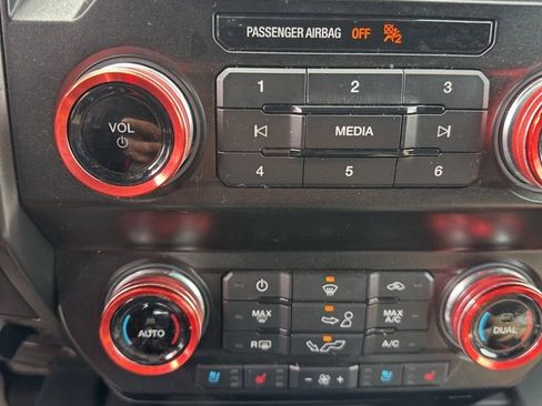 Used 2020 Ford F150 Lariat w/ Equipment Group 502A Luxury AWD/4WD image 19