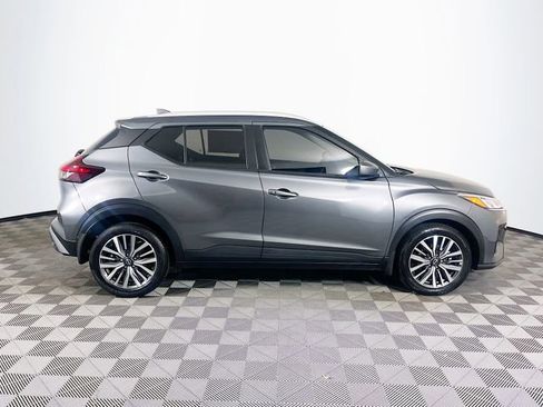 Used 2023 Nissan Kicks SV image 9